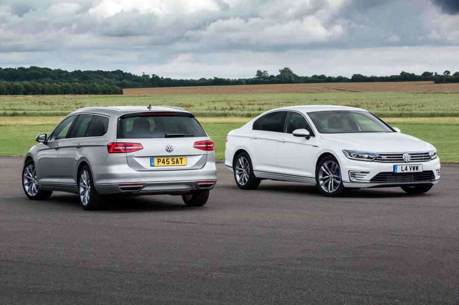  Volkswagen Passat GTE 2016 года  (UK) (фото 31 из 34)